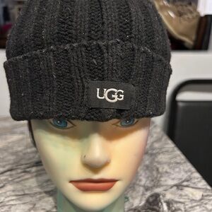 UGG Charcoal Ribbed Beanie